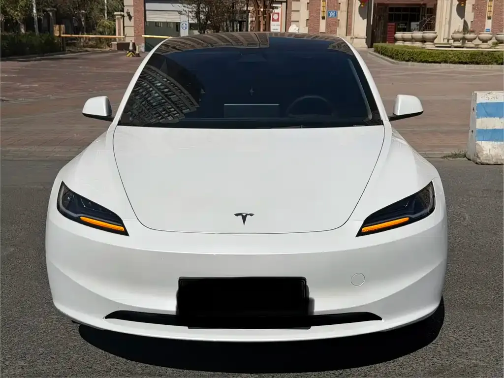 Tesla Model 3 — фото 6