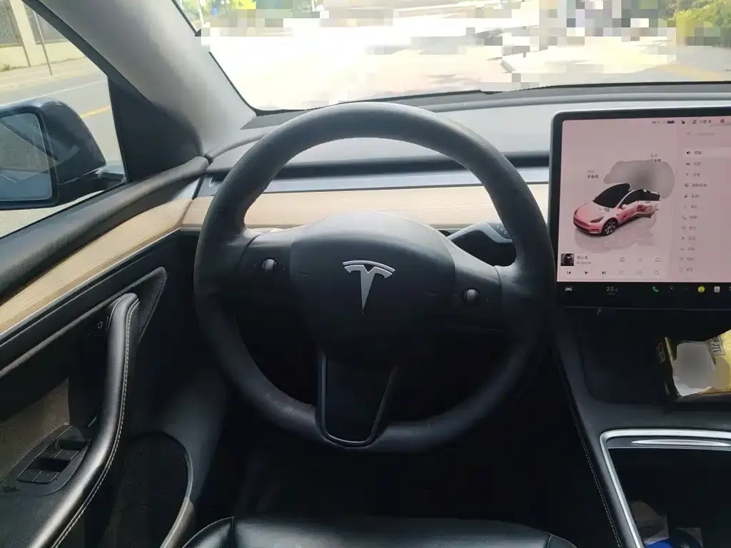 Tesla Model Y — фото 7
