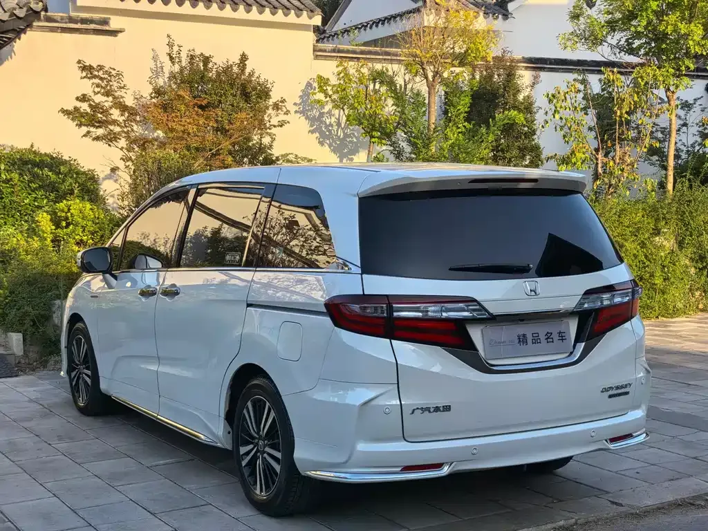 Honda Odyssey — фото 10