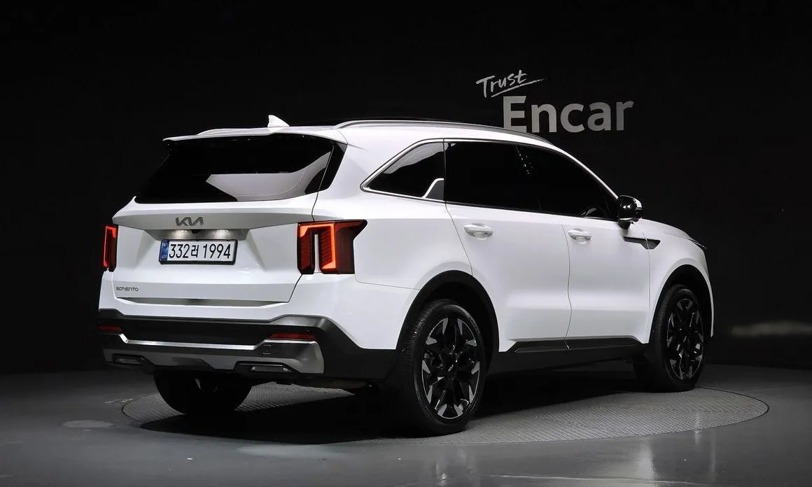 Kia Sorento — фото 7