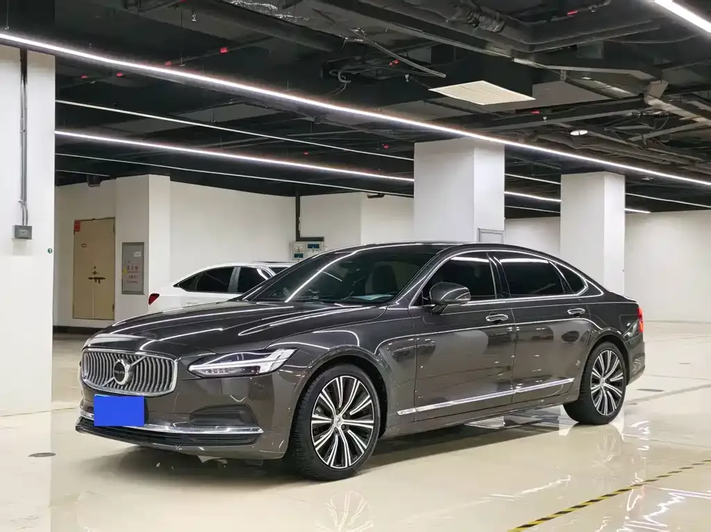 Volvo S90 — фото 1