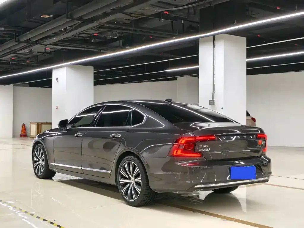Volvo S90 — фото 4