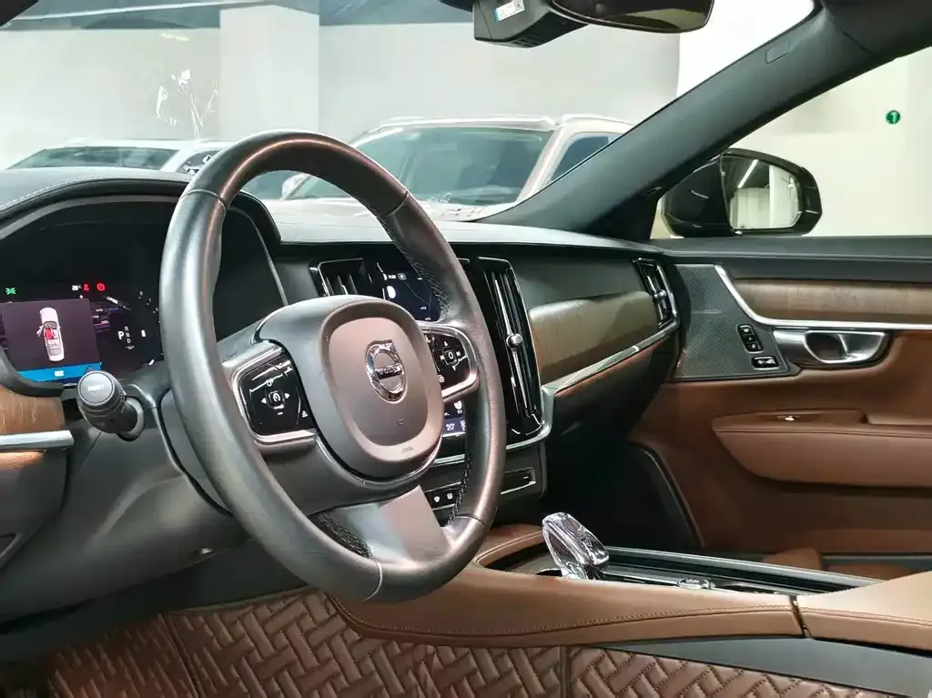 Volvo S90 — фото 9