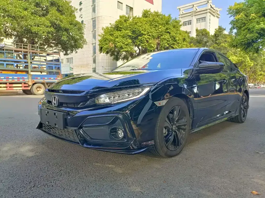 Honda Civic — фото 1
