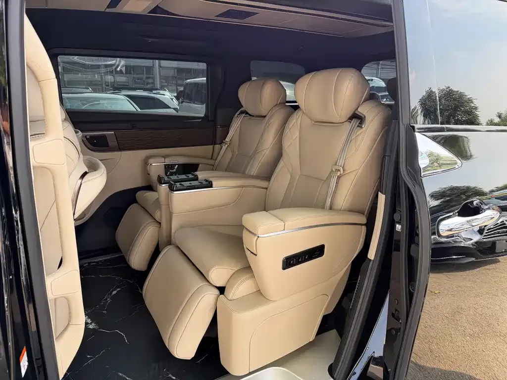 Toyota Alphard — фото 7