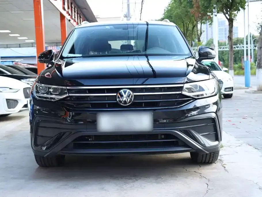 Volkswagen Tiguan L — фото 6