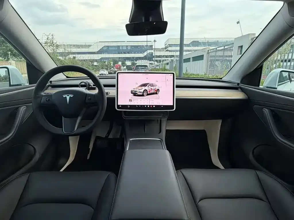 Tesla Model Y — фото 5
