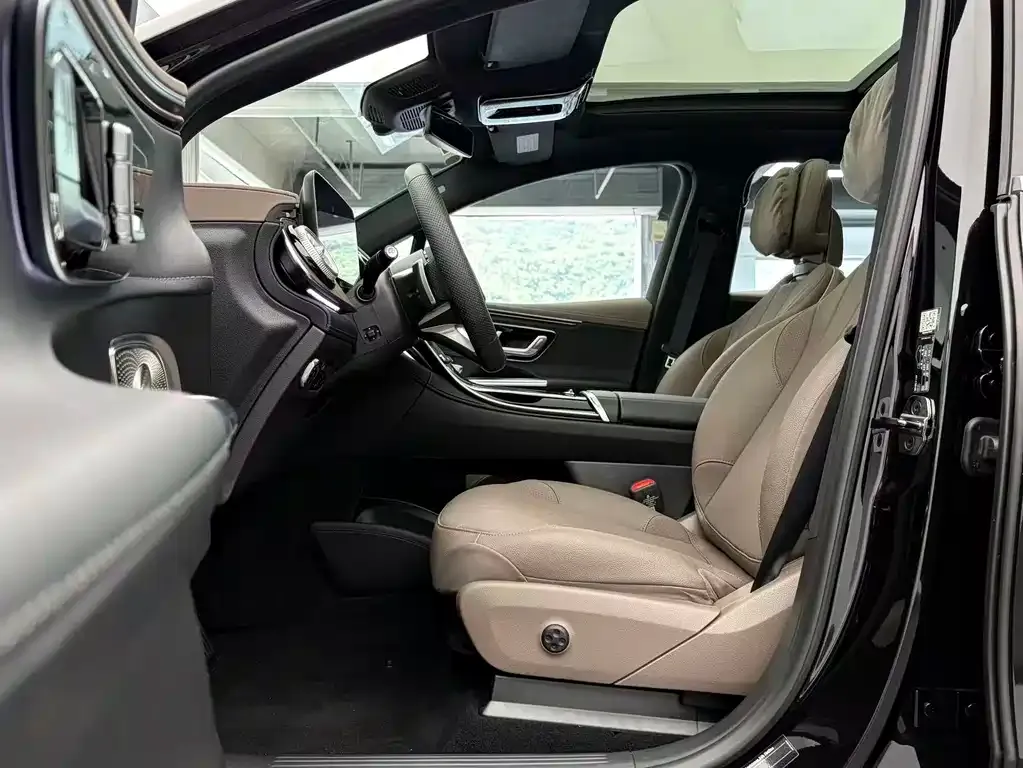 Mercedes-Benz EQE SUV — фото 4