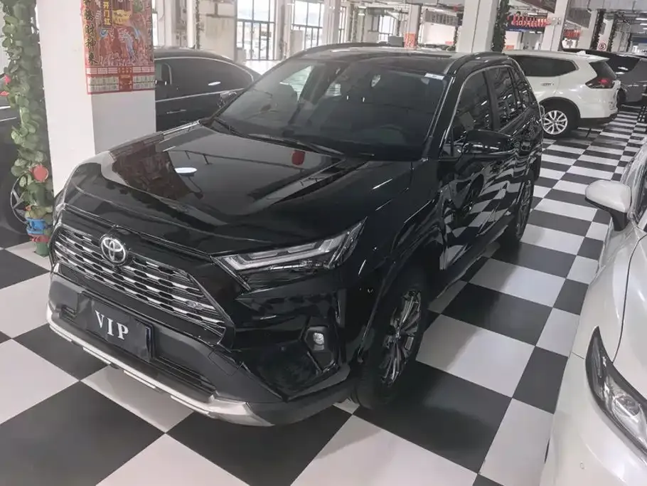 Toyota RAV4 — фото 1