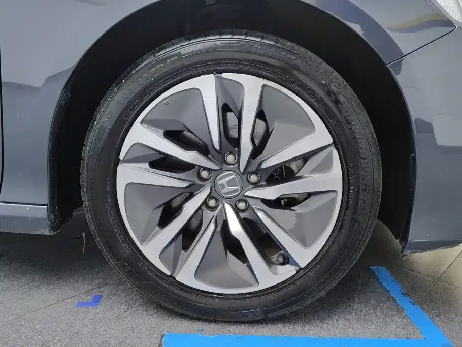 Honda Accord — фото 10