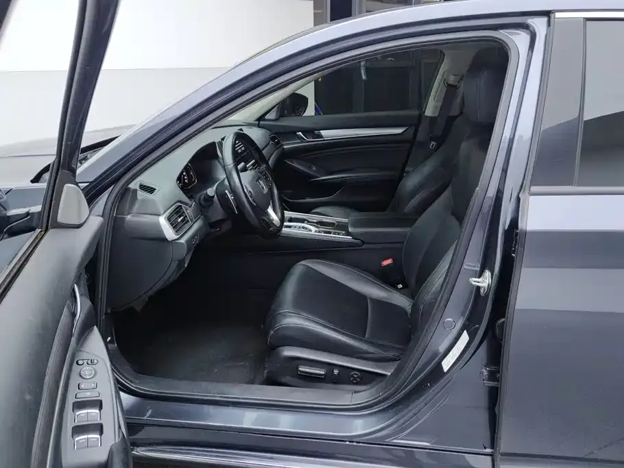 Honda Accord — фото 9