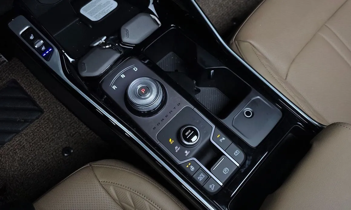Kia Sorento — фото 6