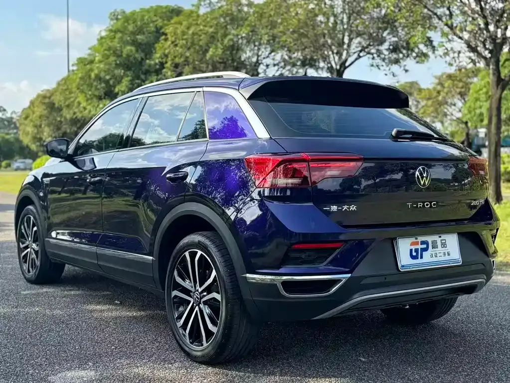 Volkswagen T-Roc — фото 8