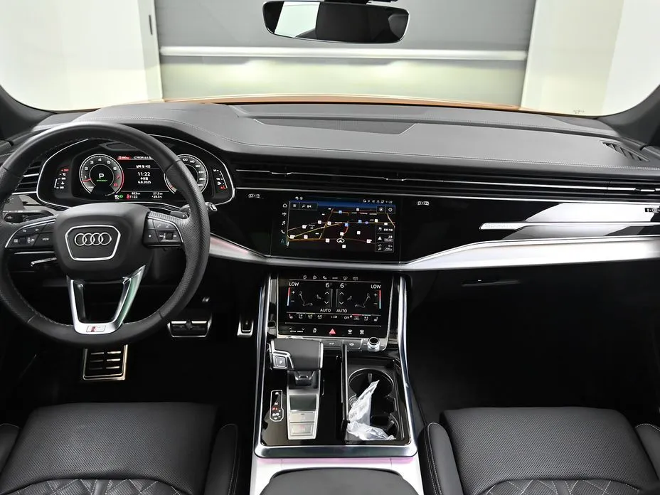 Audi Q8 — фото 9