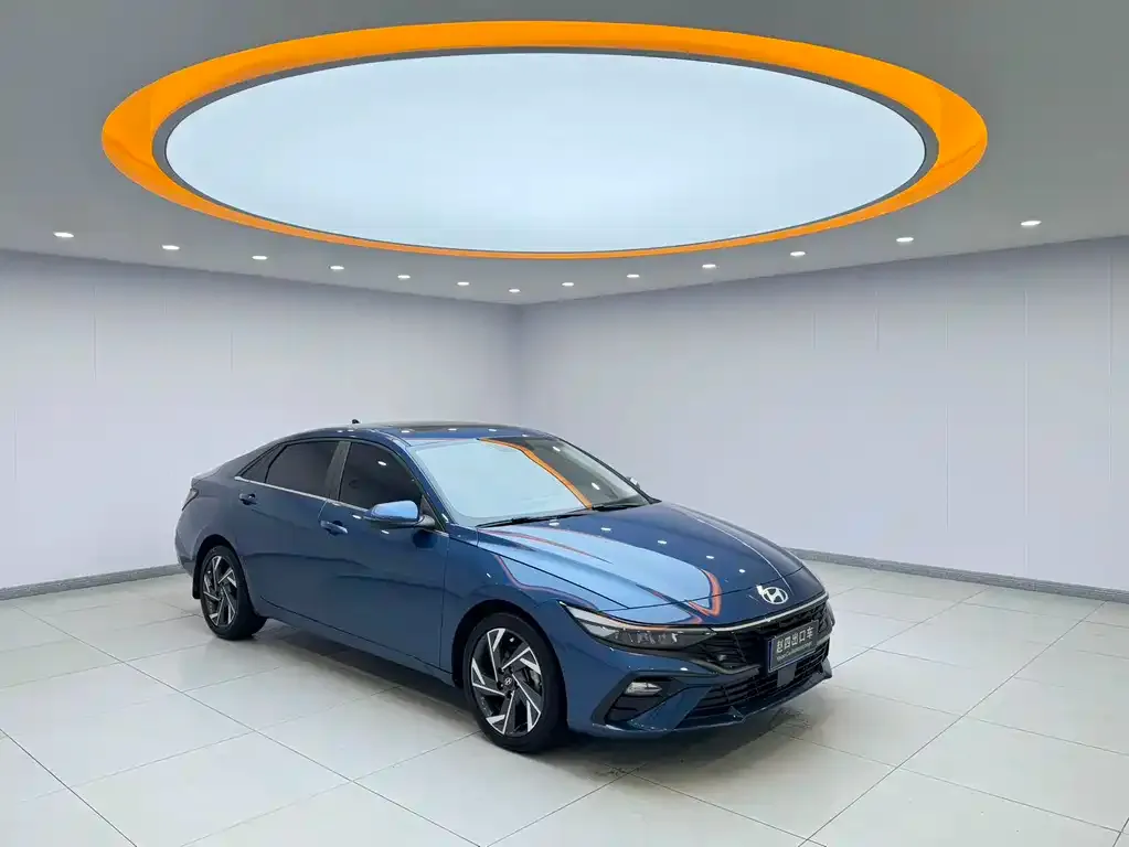 Hyundai Elantra — фото 3