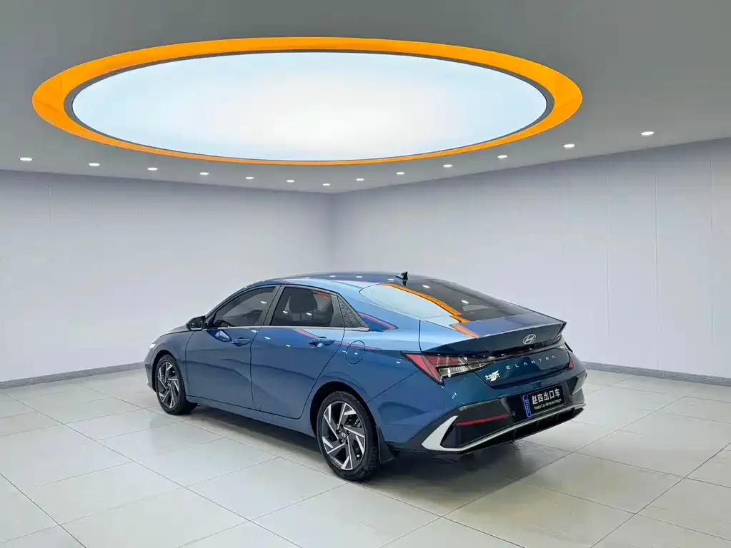 Hyundai Elantra — фото 6