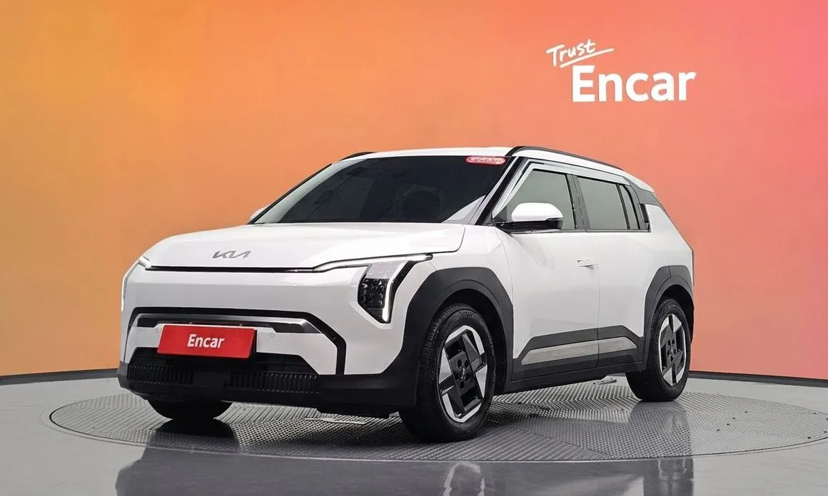 Kia EV3 — фото 1