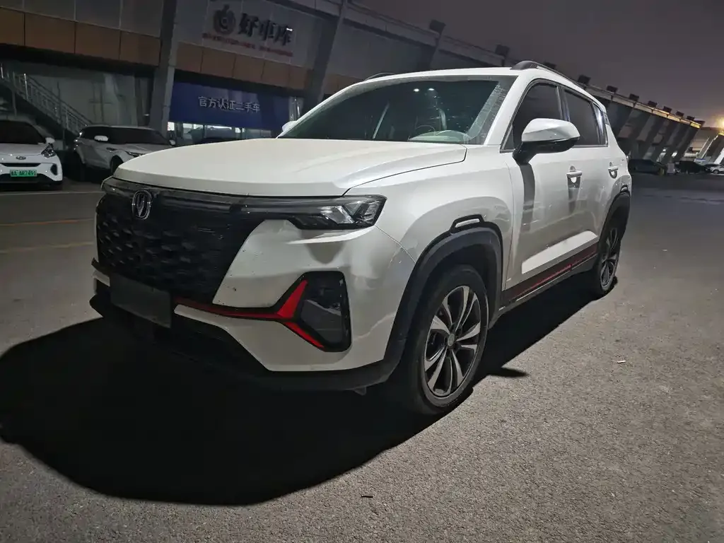 Changan CS35PLUS — фото 1