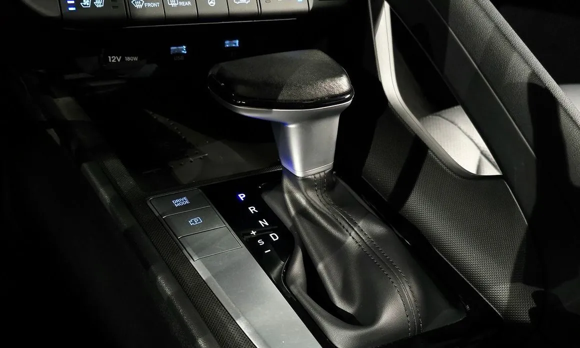 Hyundai AVANTE — фото 3