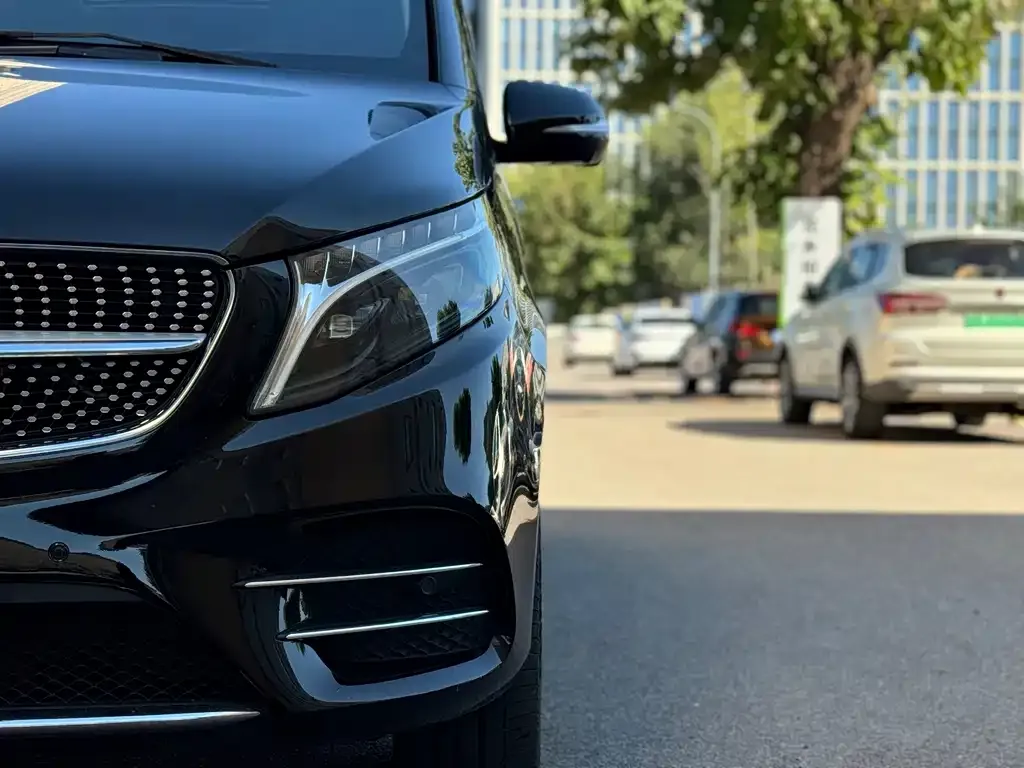 Mercedes-Benz V-Class — фото 2