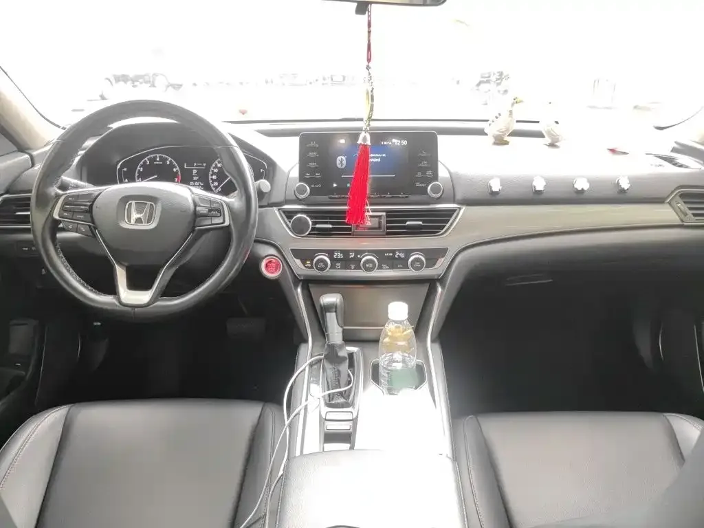 Honda Accord — фото 8