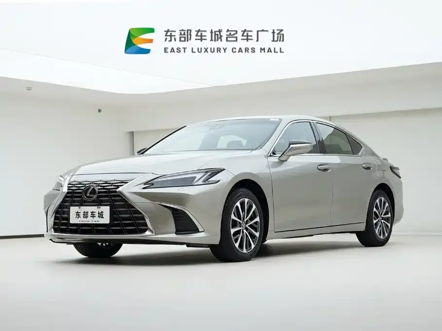 Lexus ES — фото 1