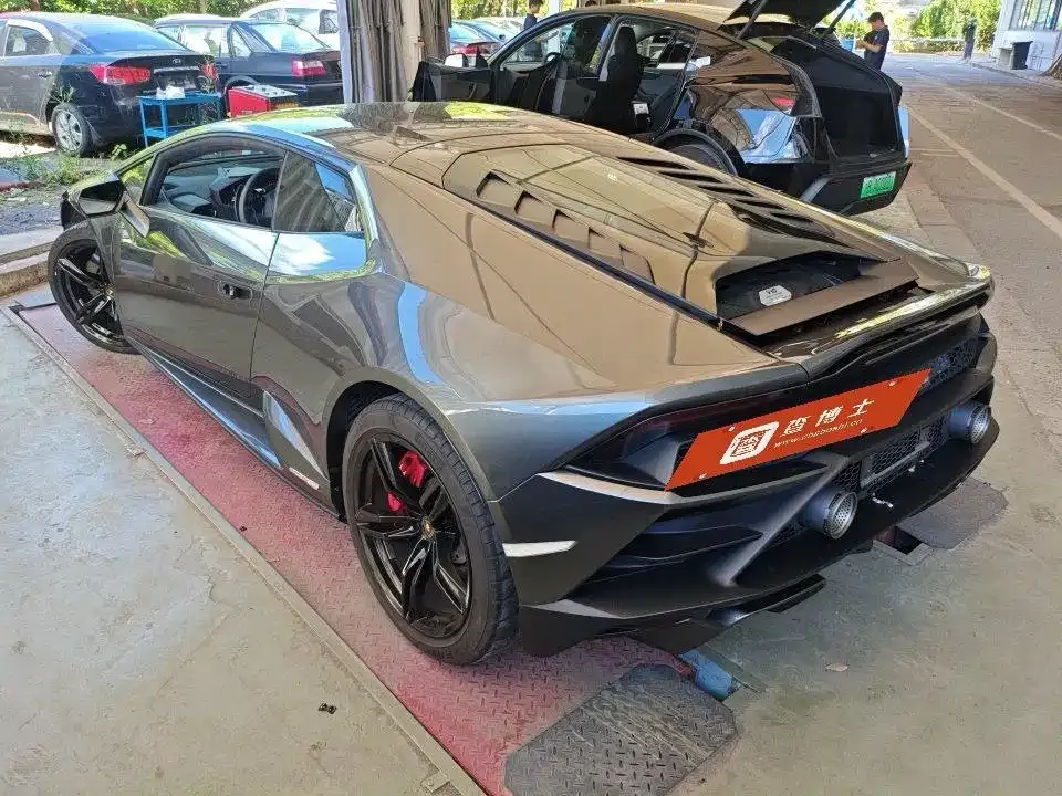Lamborghini Huracan — фото 9