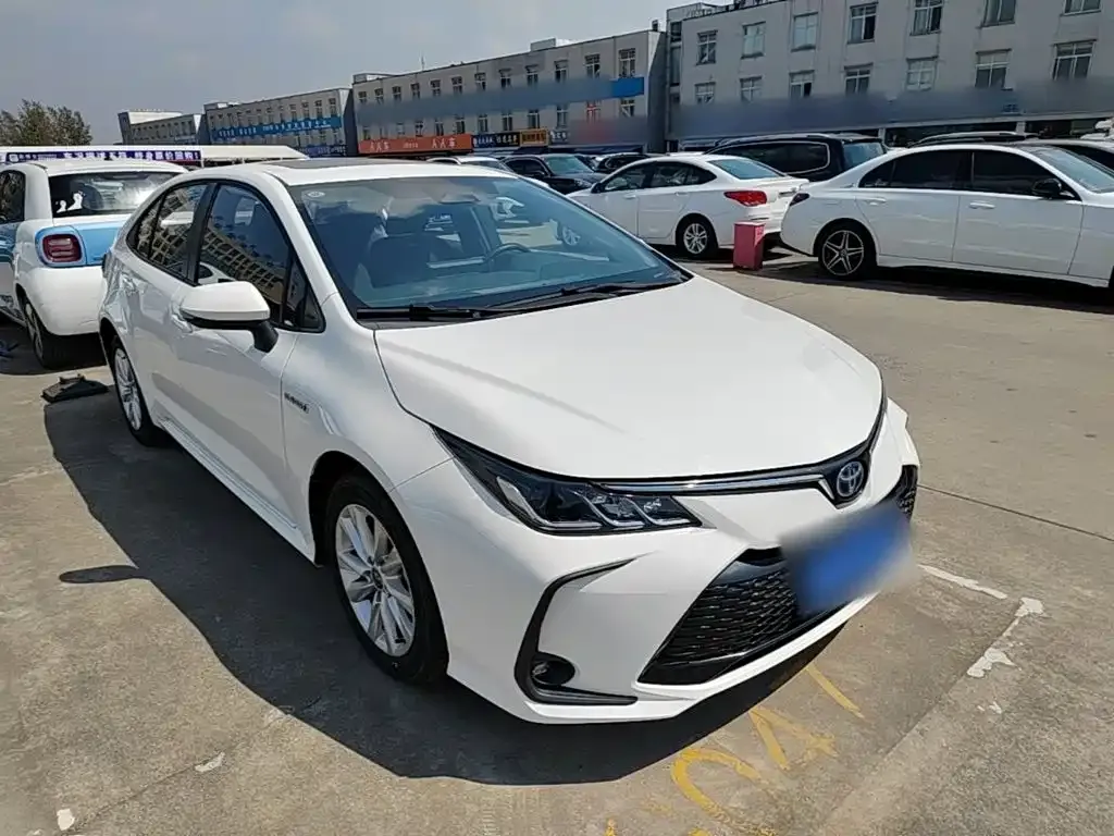 Toyota Corolla — фото 9