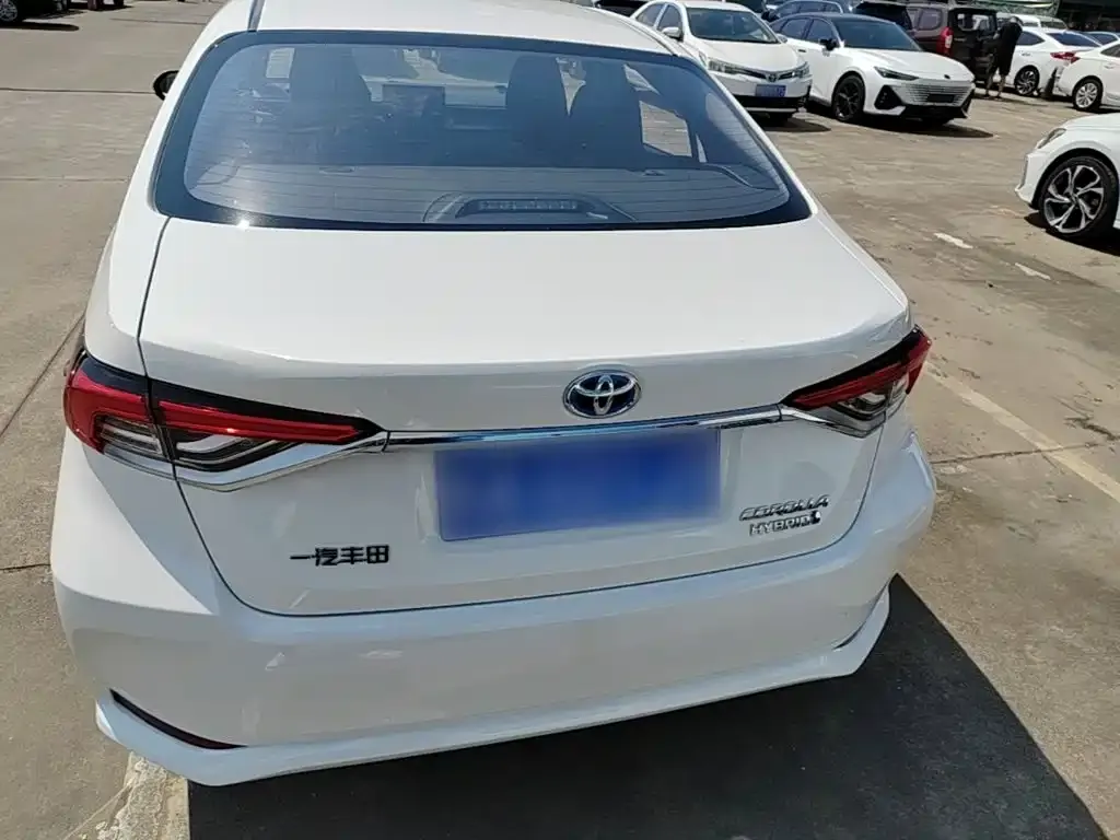 Toyota Corolla — фото 2