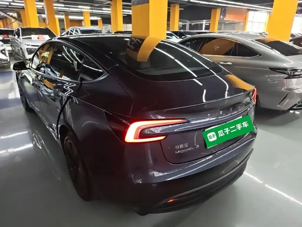 Tesla Model 3 — фото 10