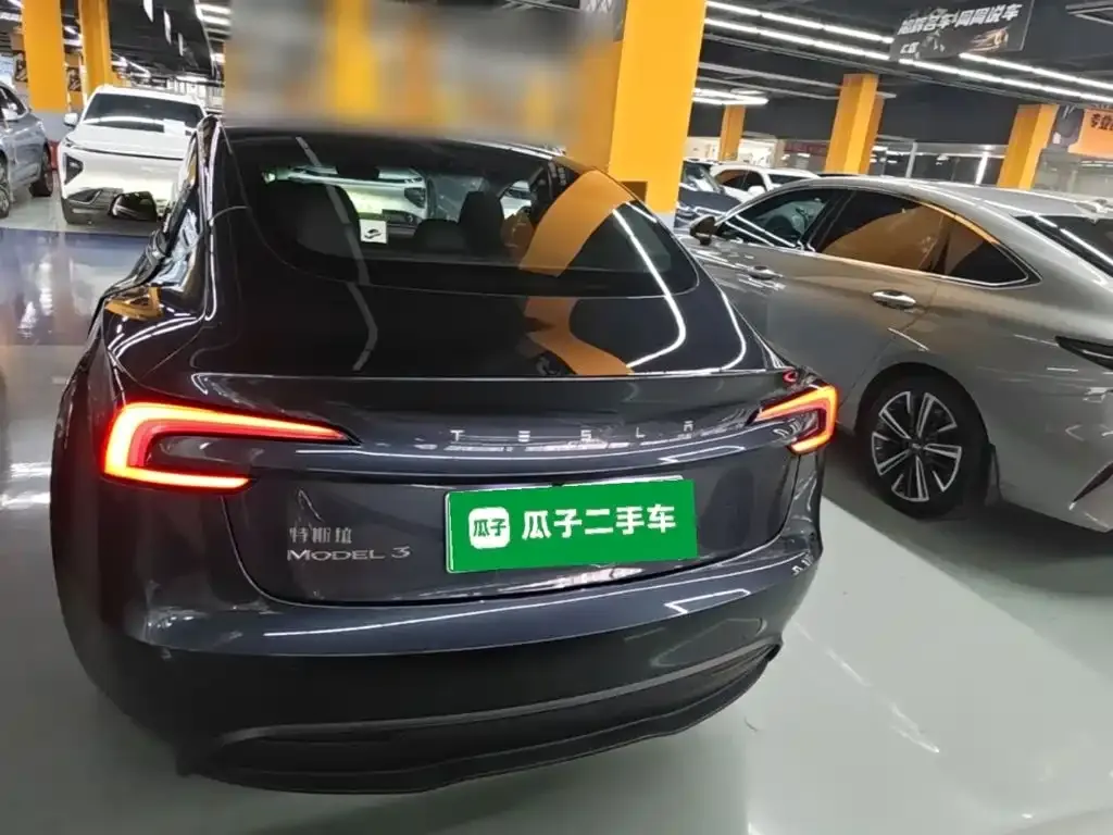 Tesla Model 3 — фото 4