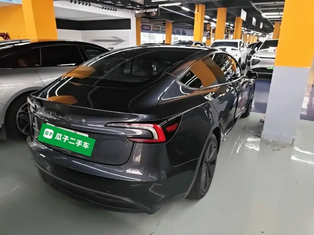 Tesla Model 3 — фото 6