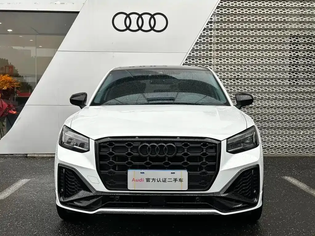 Audi Q2L — фото 6