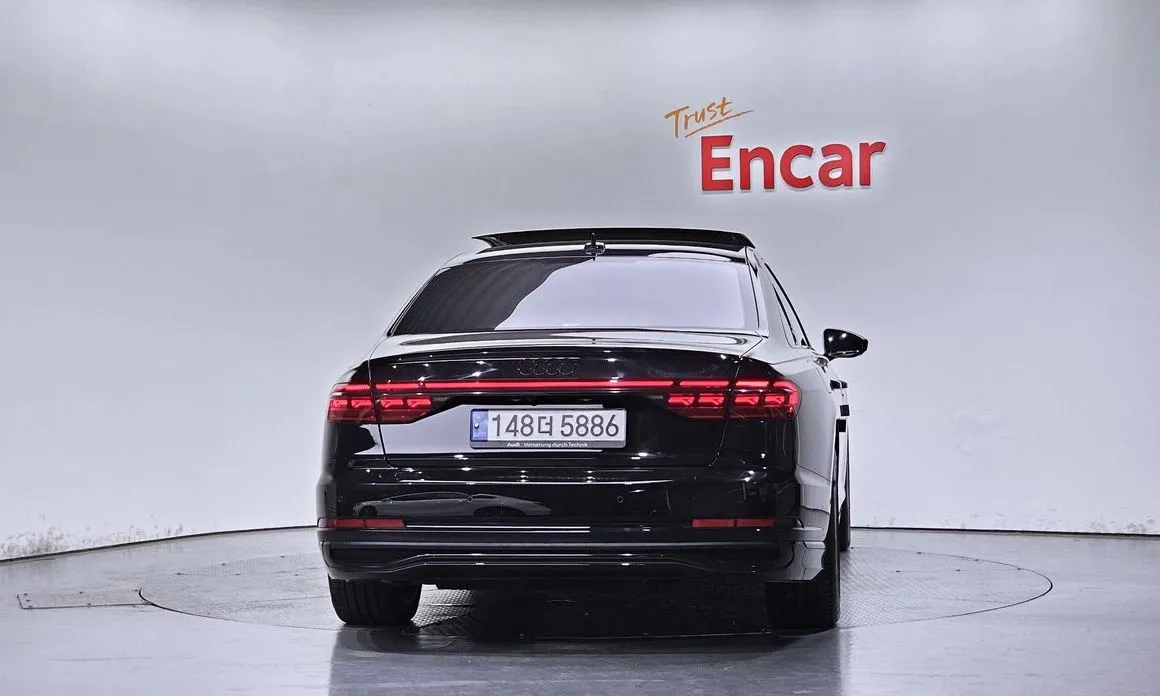 Audi A8 — фото 3