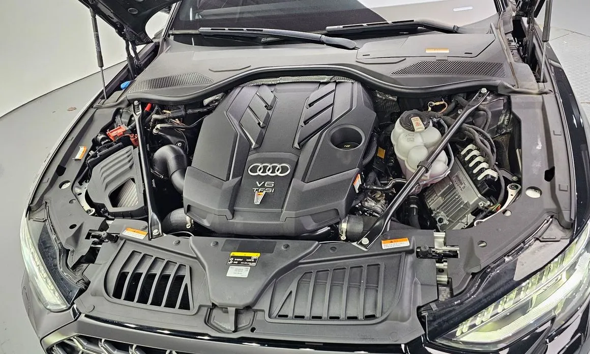 Audi A8 — фото 10