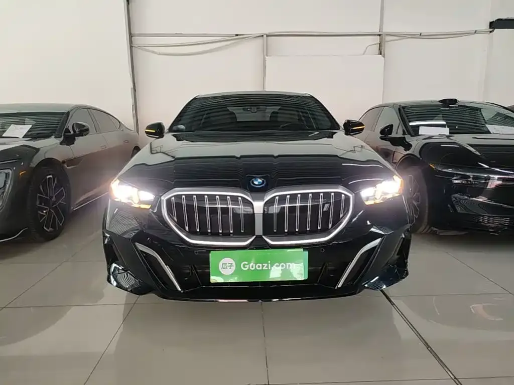 BMW i5 — фото 5