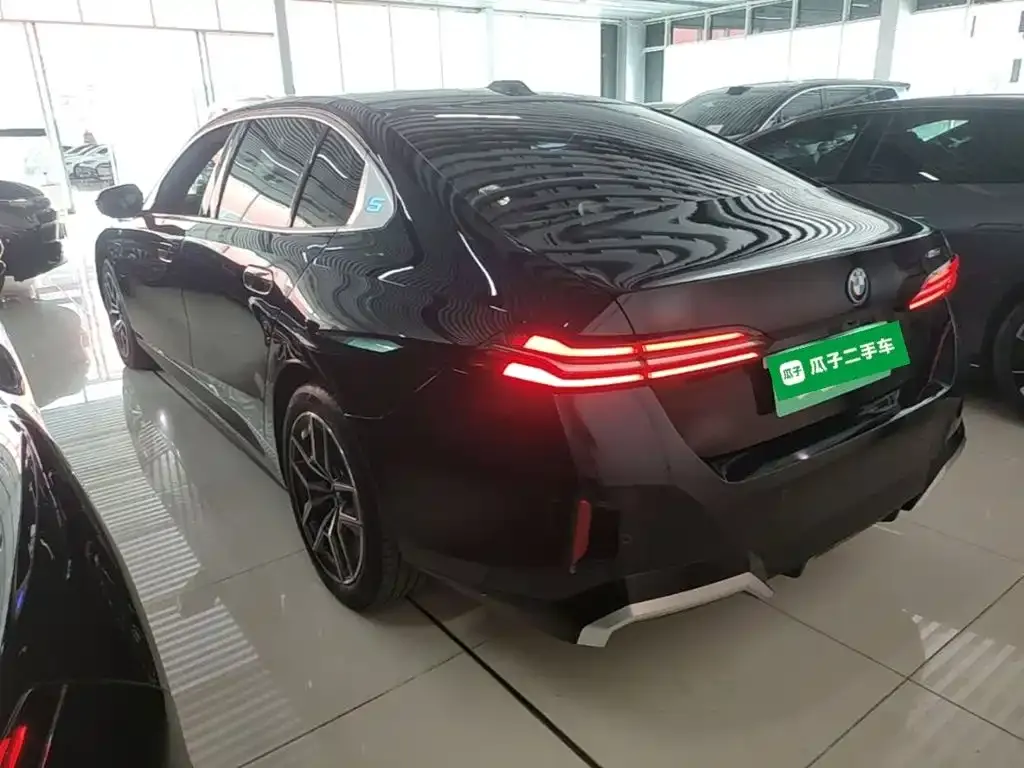 BMW i5 — фото 8