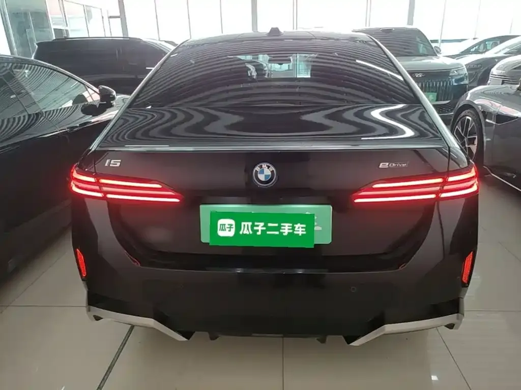 BMW i5 — фото 2