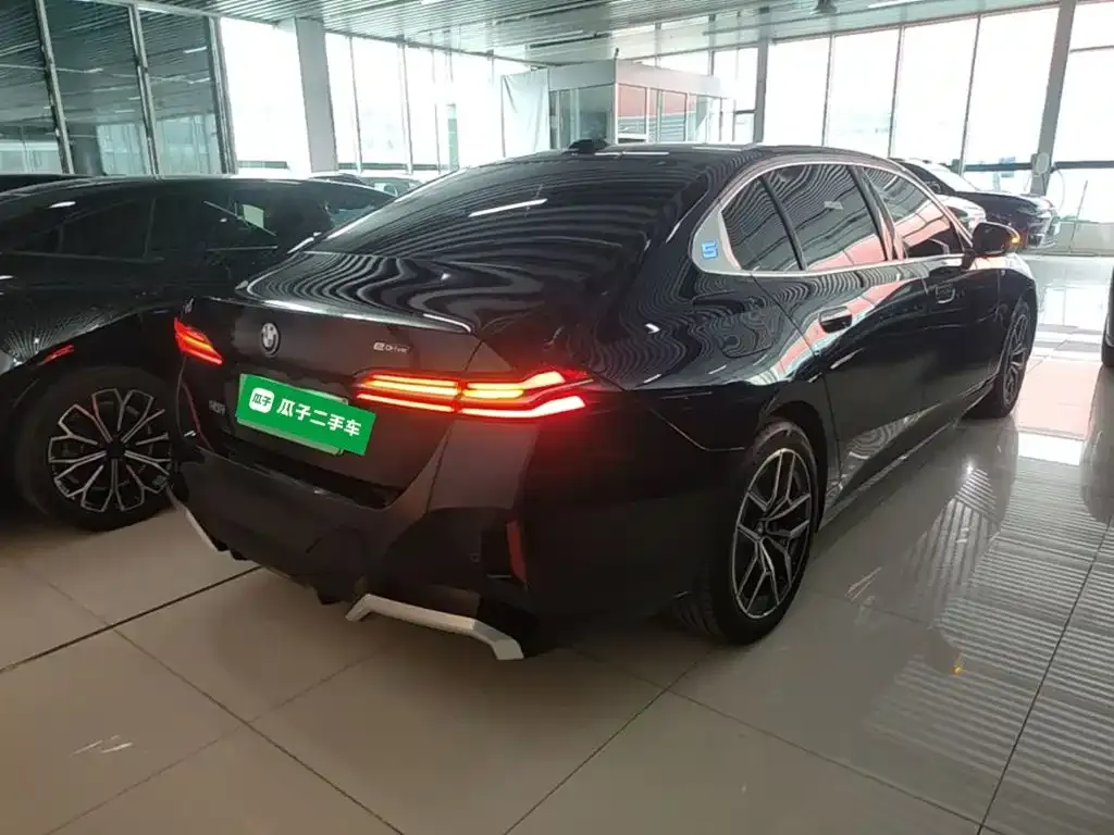 BMW i5 — фото 9