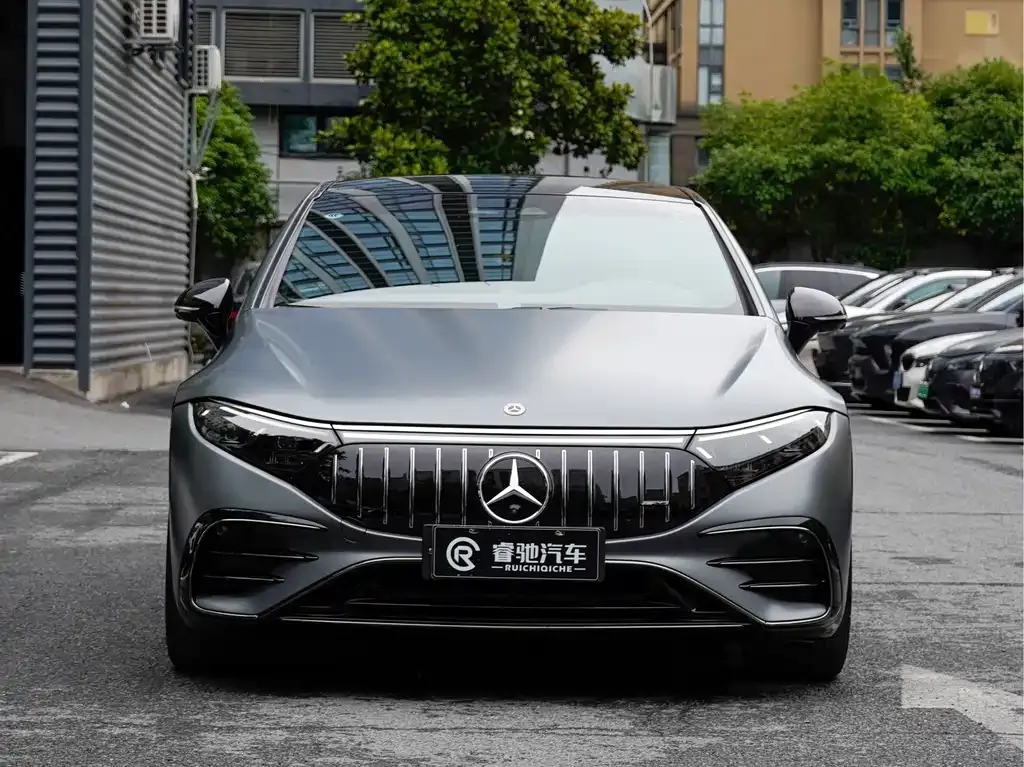 Mercedes-Benz EQS AMG — фото 8