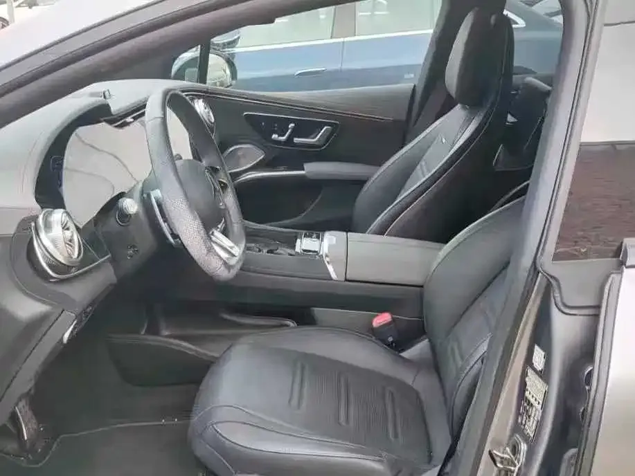 Mercedes-Benz EQS AMG — фото 3