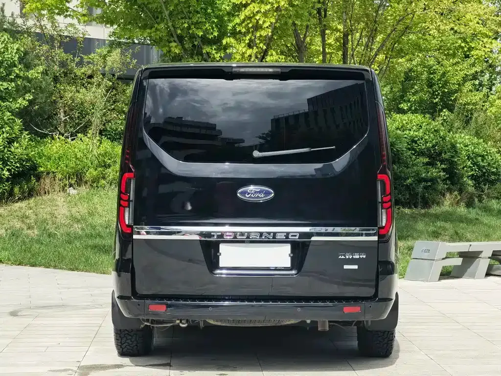 Ford Tourneo — фото 6