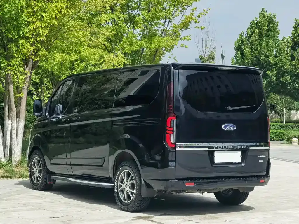 Ford Tourneo — фото 8