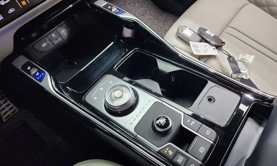 Kia Sorento — фото 7