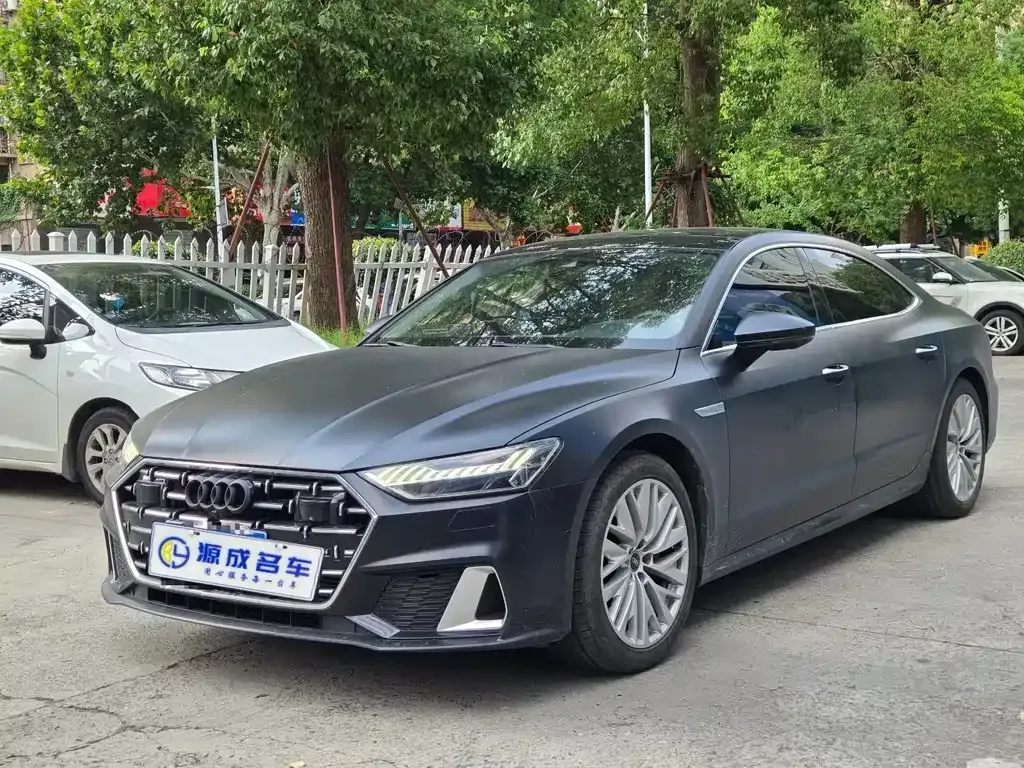 Audi A7L — фото 1
