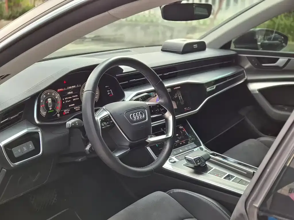 Audi A7L — фото 6