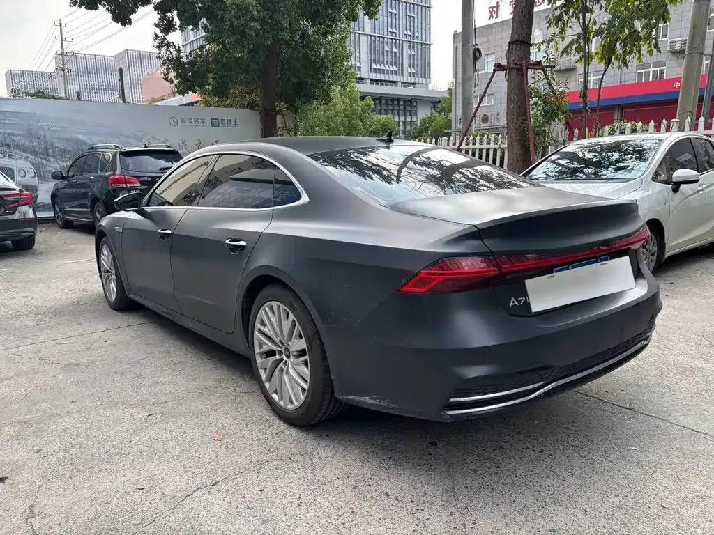Audi A7L — фото 2