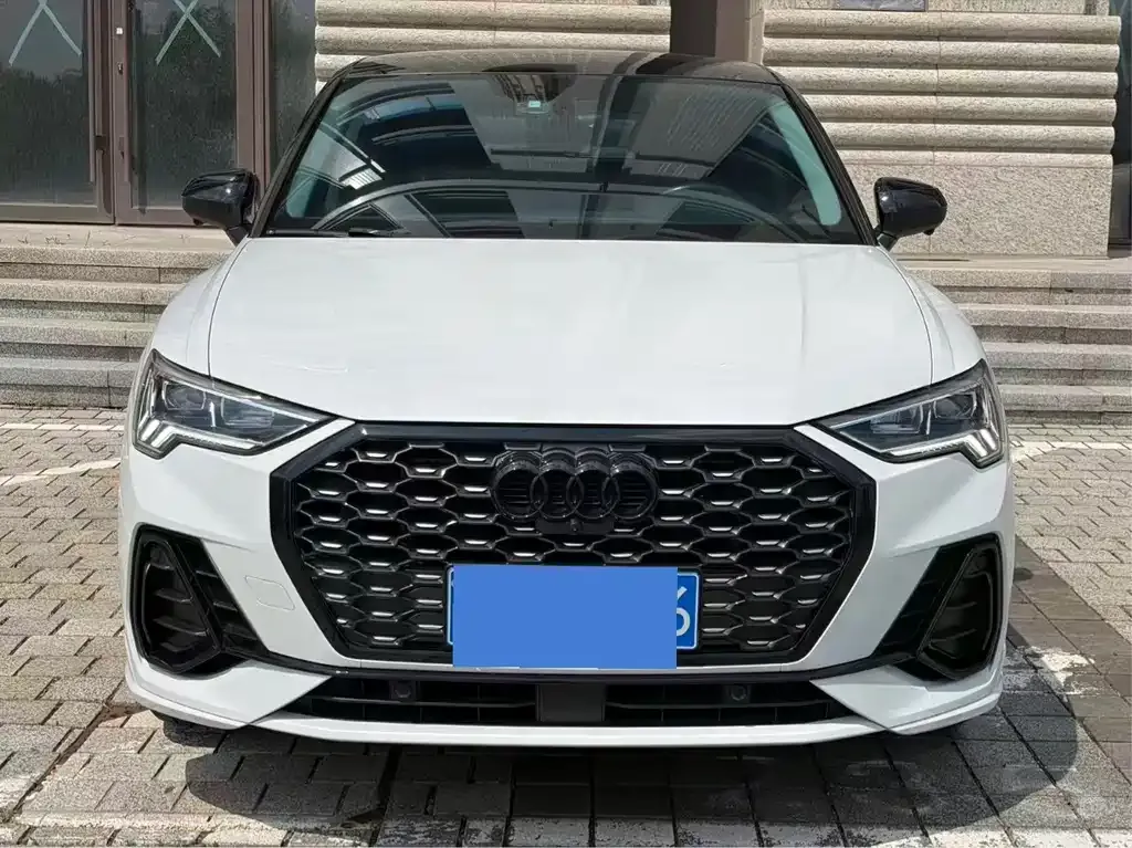 Audi Q3 Sportback — фото 1
