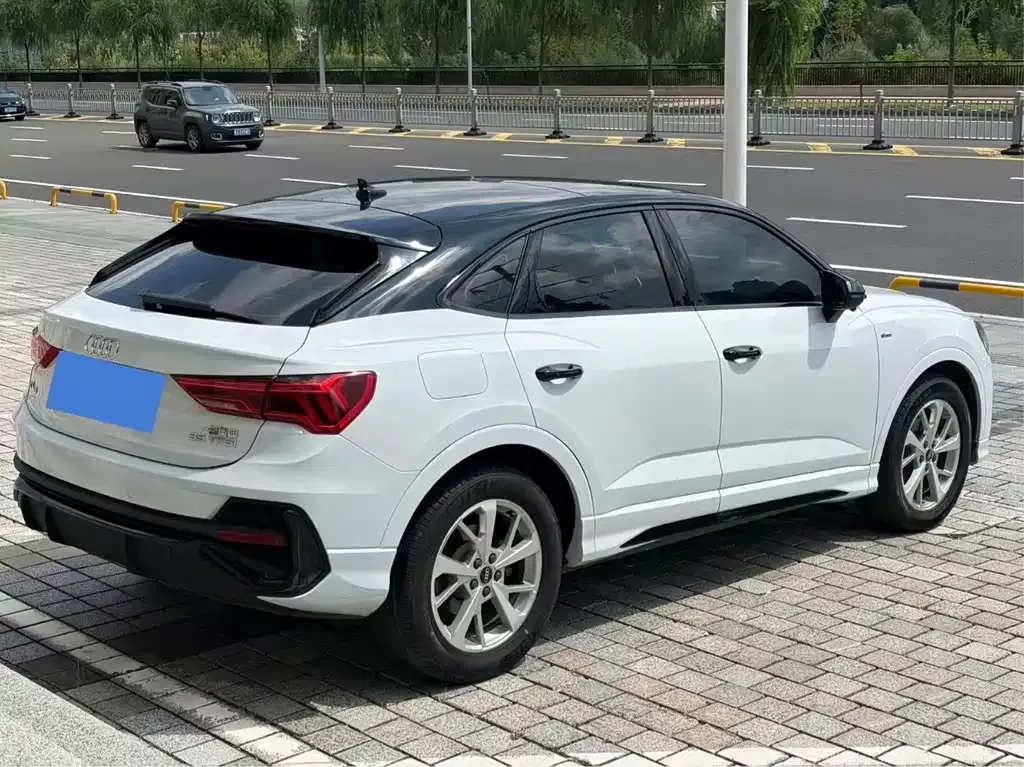 Audi Q3 Sportback — фото 5