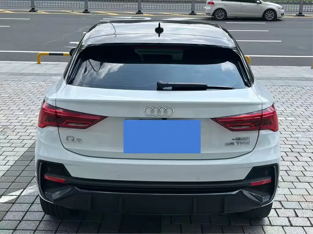 Audi Q3 Sportback — фото 9
